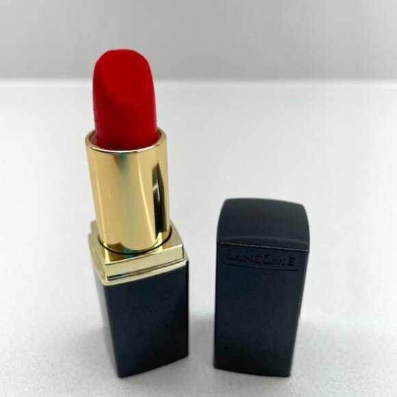 Lancome Creme Lipstick- Le Red Color - Picture 1 of 5
